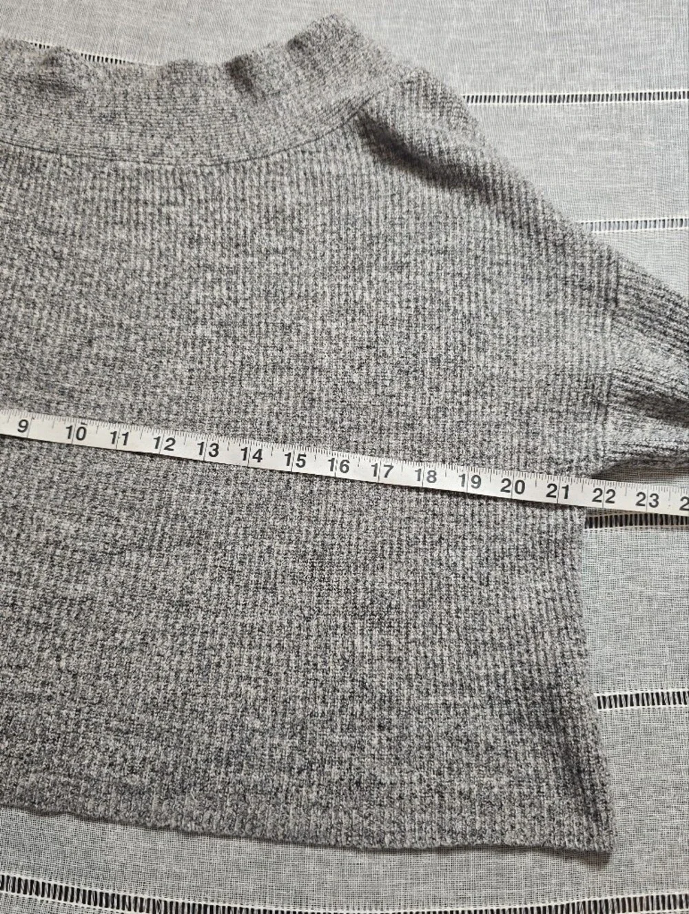 FREE PEOPLE Off-Shoulder Asymmetric Hem Pullover Sweater in Gray SZ Xs